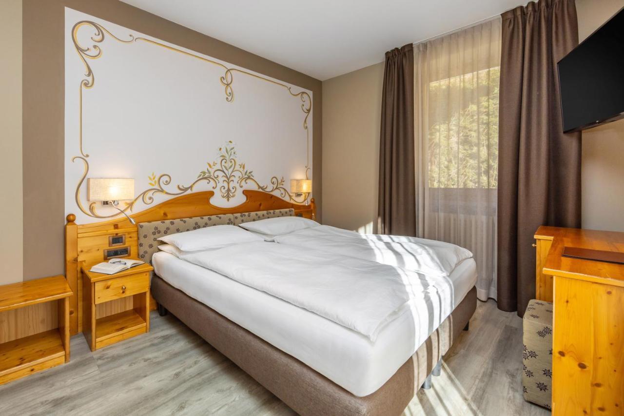 Hotel Vittoria - Ricarica L'Anima ดิมาโร ภายนอก รูปภาพ