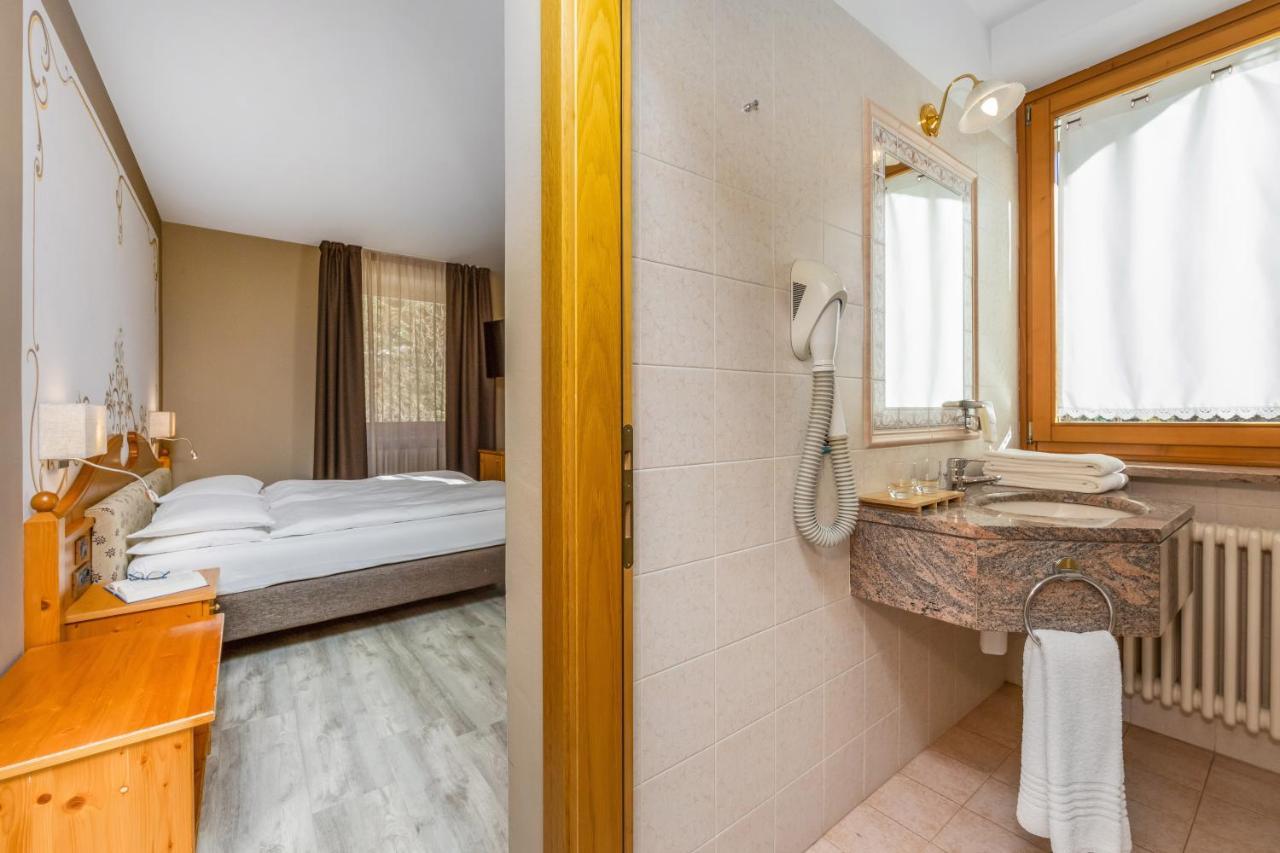 Hotel Vittoria - Ricarica L'Anima ดิมาโร ภายนอก รูปภาพ