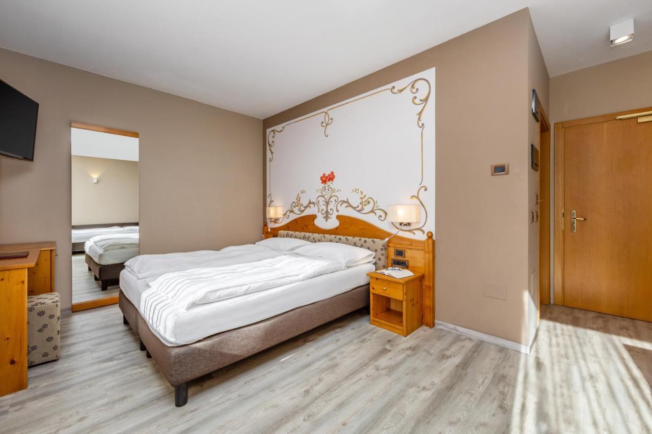 Hotel Vittoria - Ricarica L'Anima ดิมาโร ภายนอก รูปภาพ