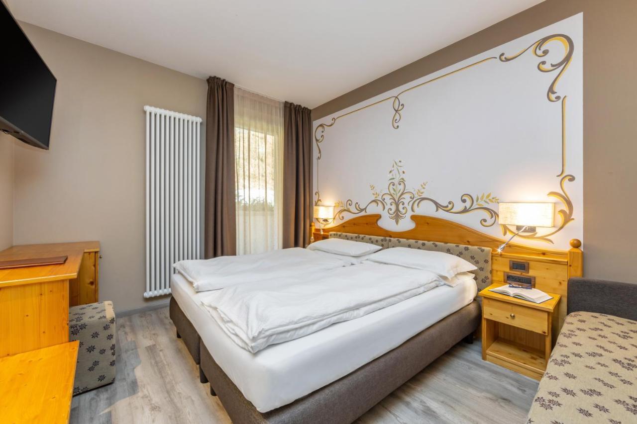 Hotel Vittoria - Ricarica L'Anima ดิมาโร ภายนอก รูปภาพ