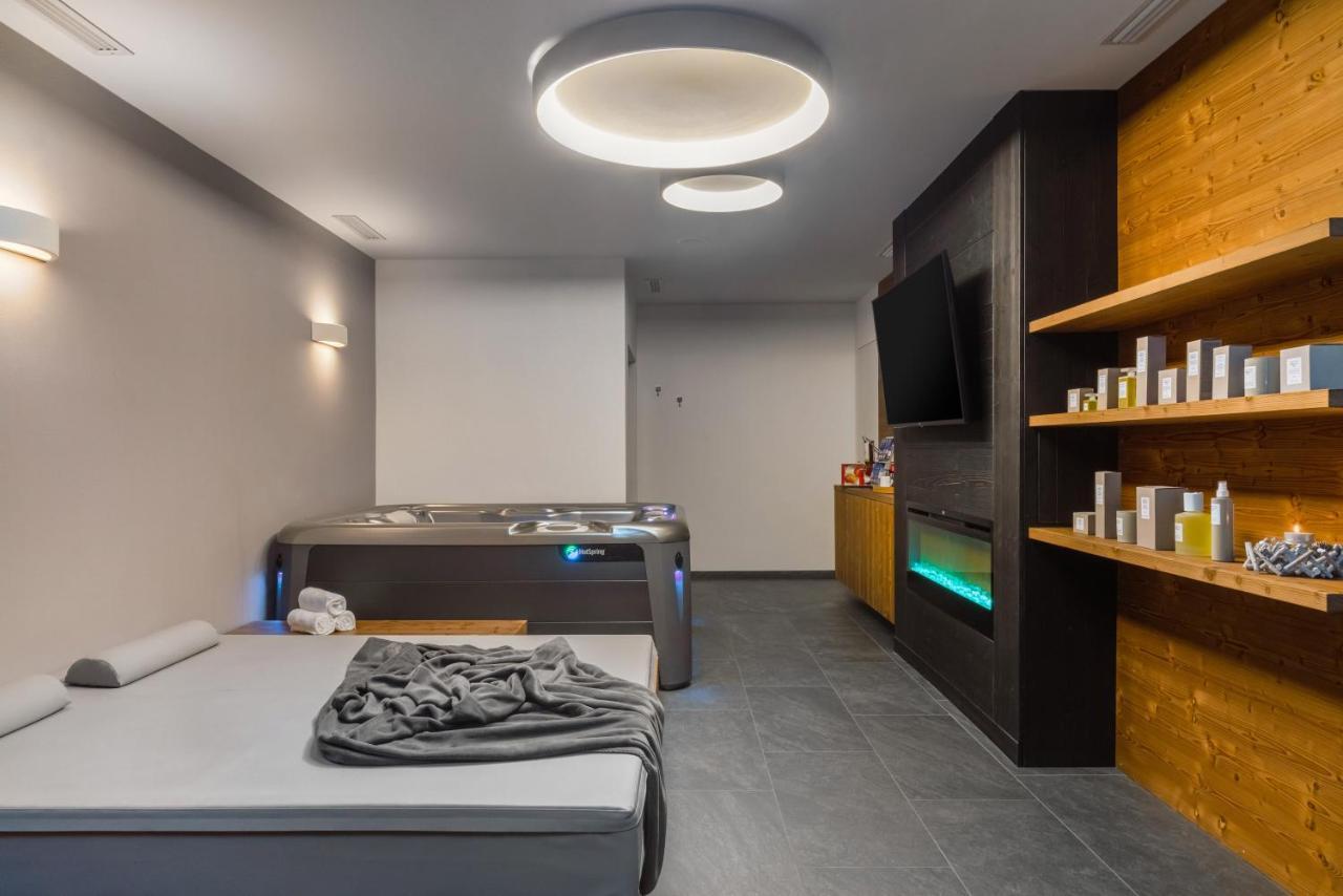 Hotel Vittoria - Ricarica L'Anima ดิมาโร ภายนอก รูปภาพ