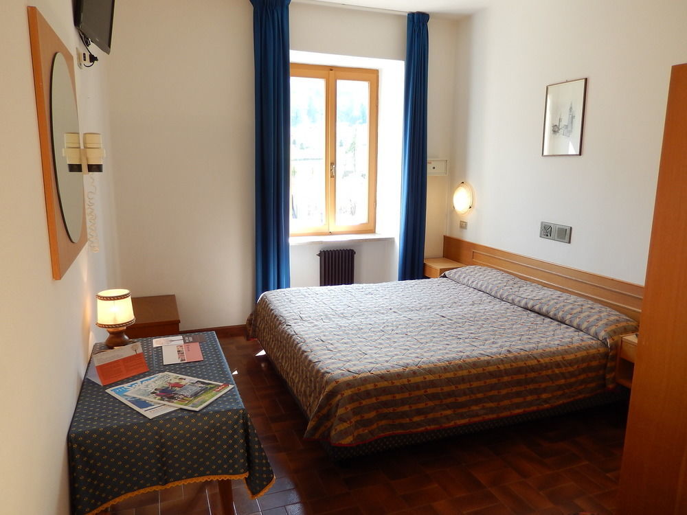 Hotel Vittoria - Ricarica L'Anima ดิมาโร ภายนอก รูปภาพ