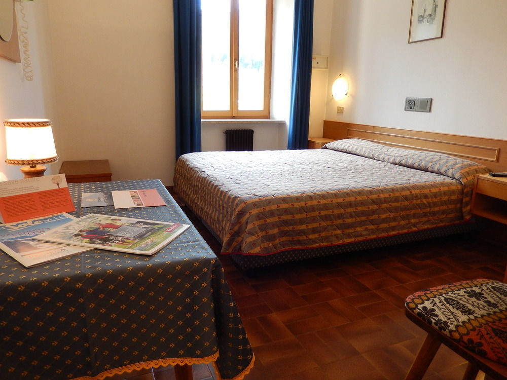 Hotel Vittoria - Ricarica L'Anima ดิมาโร ภายนอก รูปภาพ